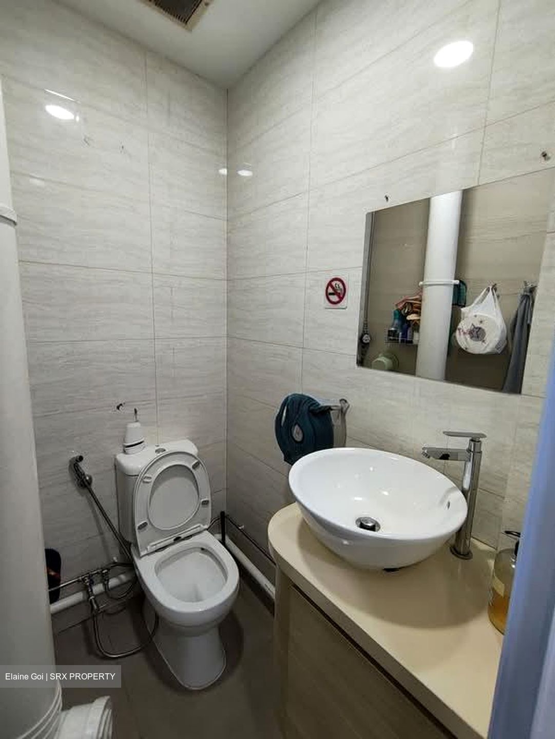 Bedok Reservoir Road (D16), Shop House #596875601